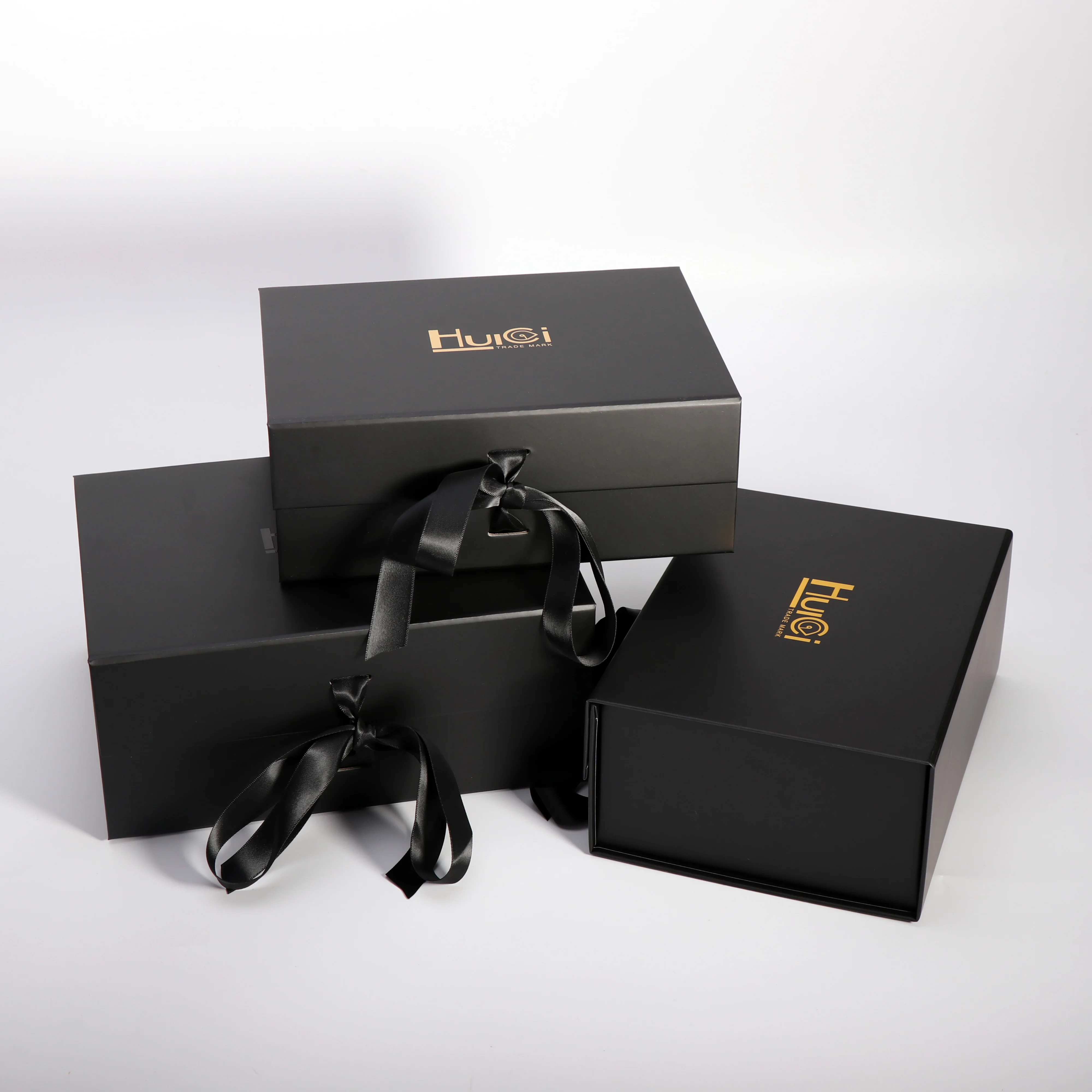 Custom Logo Gift Box Clothing Shoe Product Packaging Box Luxury Magnetic Jewelry Box With Handle