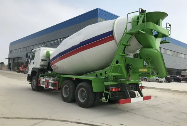 Used Sinotruck Concrete Mixer Truck 12 cbm/10 cbm for Construction Good Price for Sale