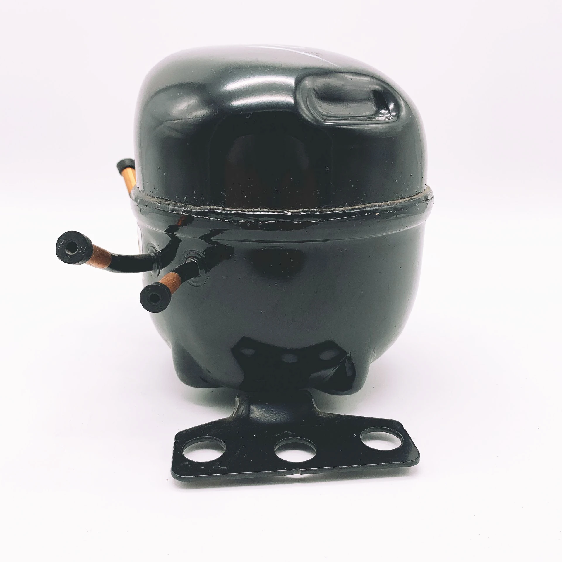 140W 1/6hp R600a refrigerator freezer compressor  A140CY1