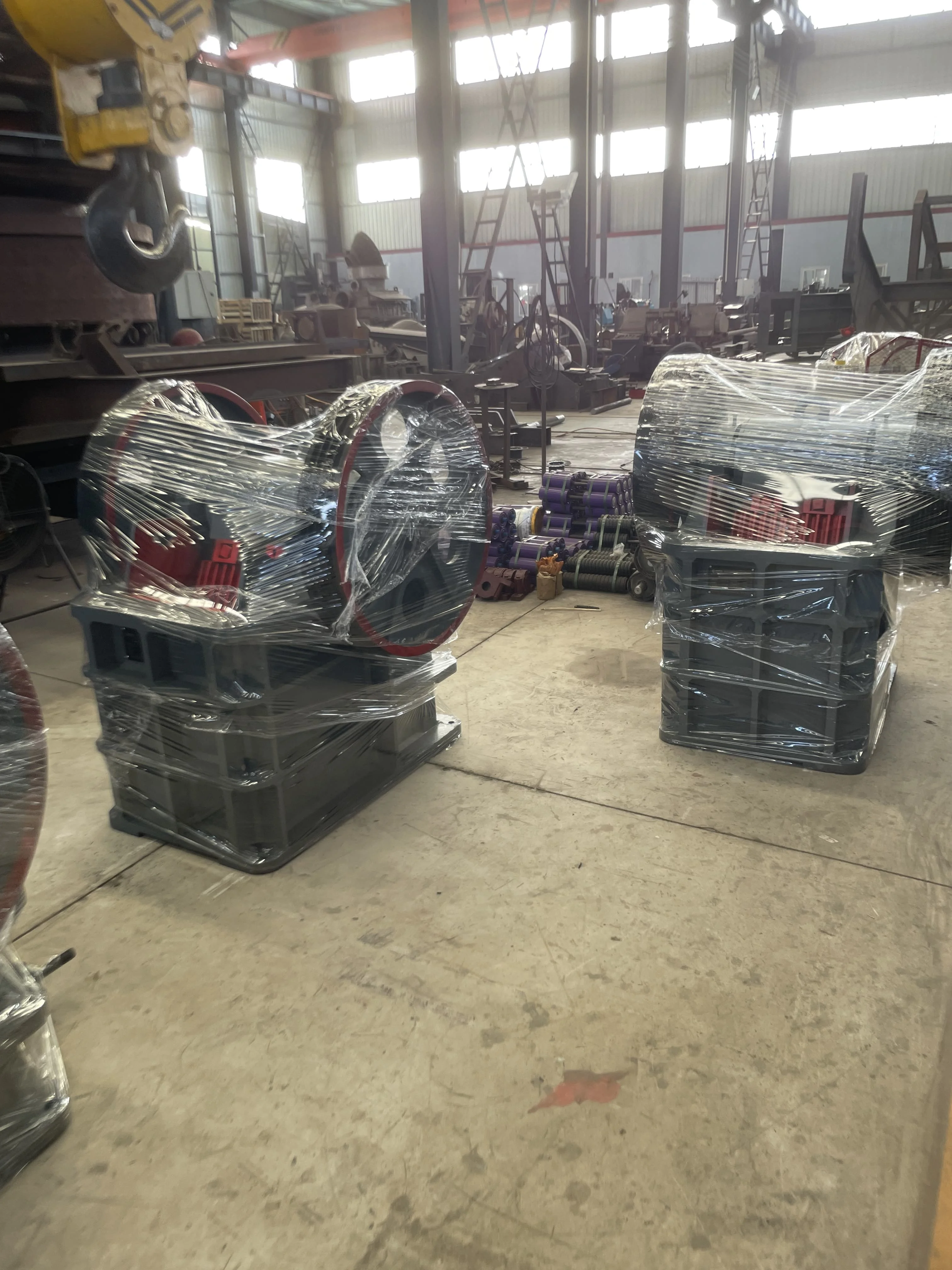 Portable Stone Crusher Machine Jaw Crusher for Crushing Ore & Mining with Engine & Motor Components for Uganda Sale