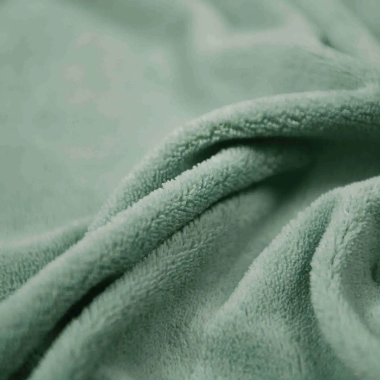 Low Moq Wholesale Popular Plush Toy Pajamas Fleece Fabric Solid color 100% Polyester Microfiber Coral Fleece fabric