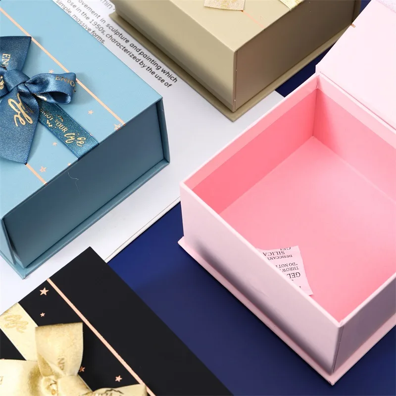 Wallpaper magnetic flip box Cosmetics belt Gift box Holiday gift perfume box