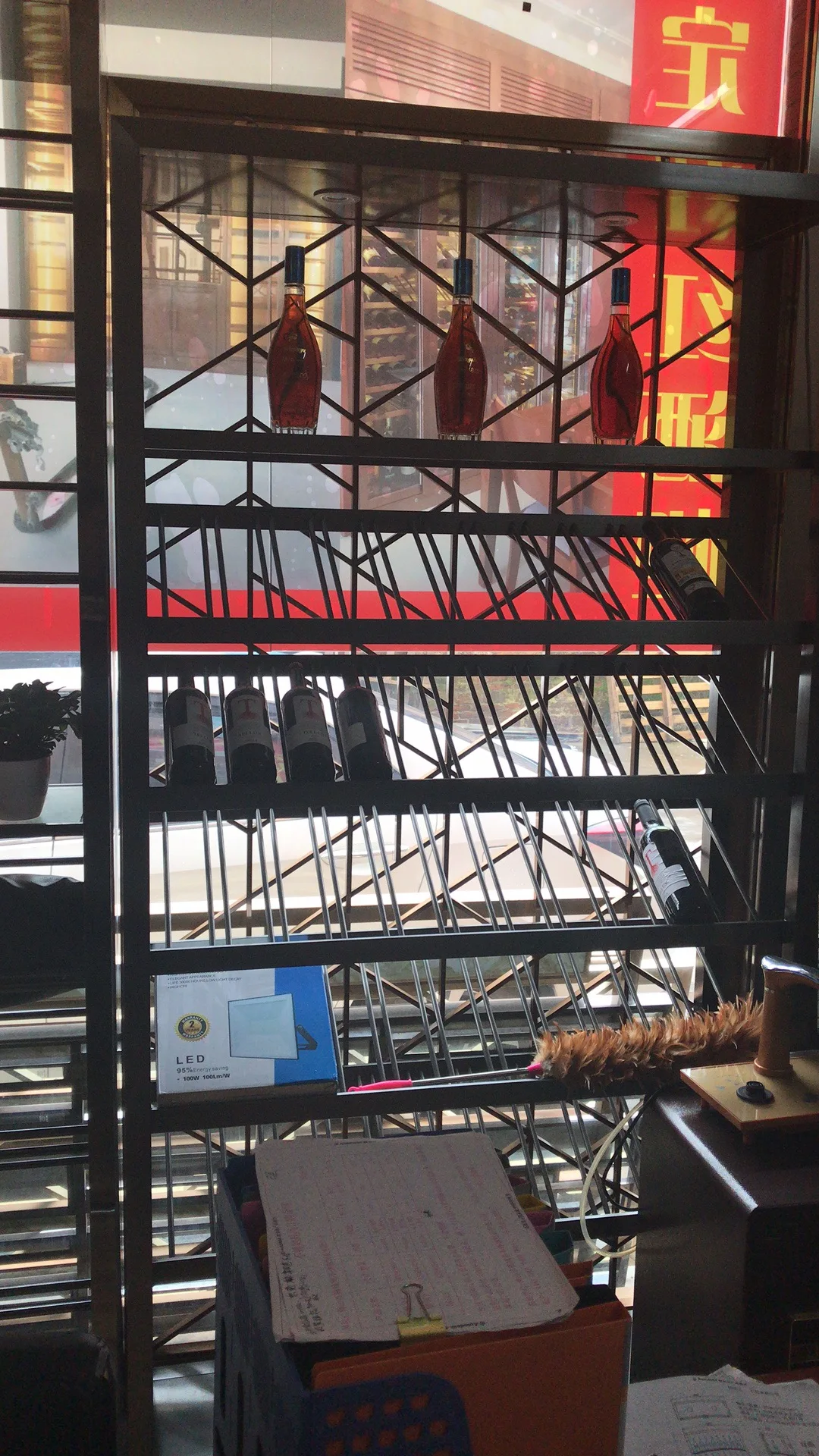 300L Touchscreen Digital Climate Control Stainless Steel Surface Wooden Shelf Wine Cooler And Cabinet  For Restaurants