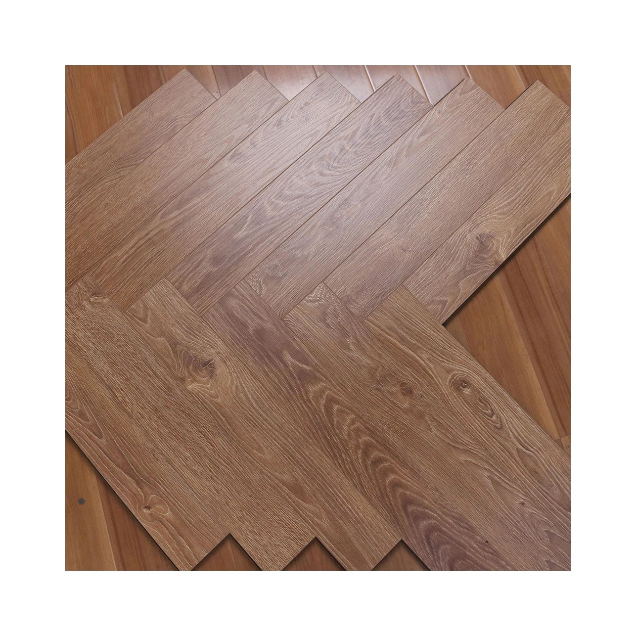 Factory Wholesale Dark Oak Fiber Wood Cozy Laminate Flooring for Domestic/Business