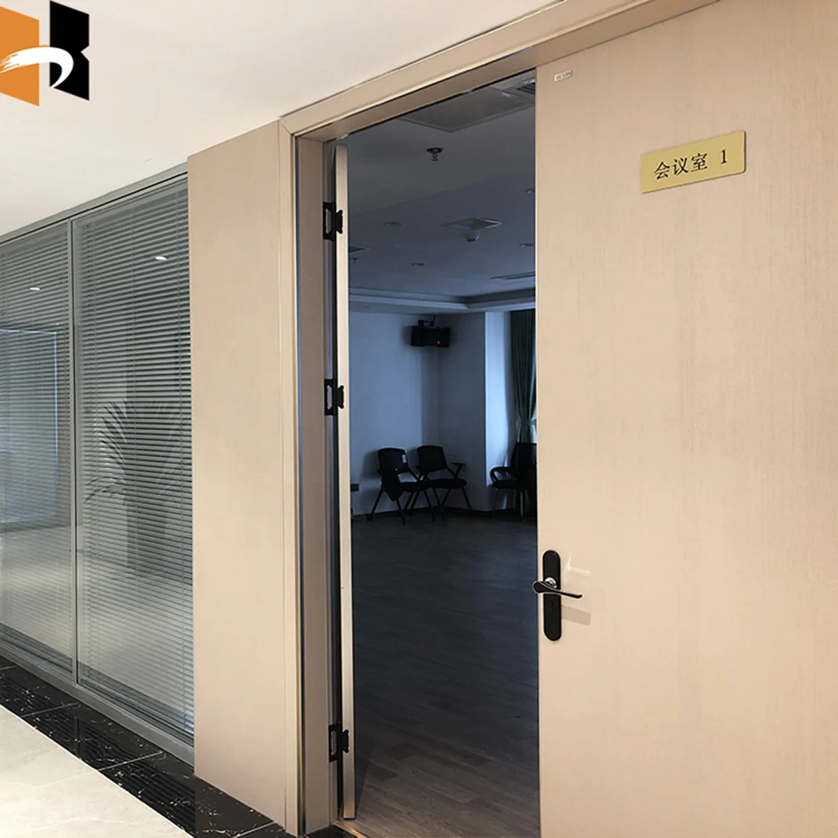 Modern Design Luxury Soundproof Stoving Varnished Interior Wooden Door