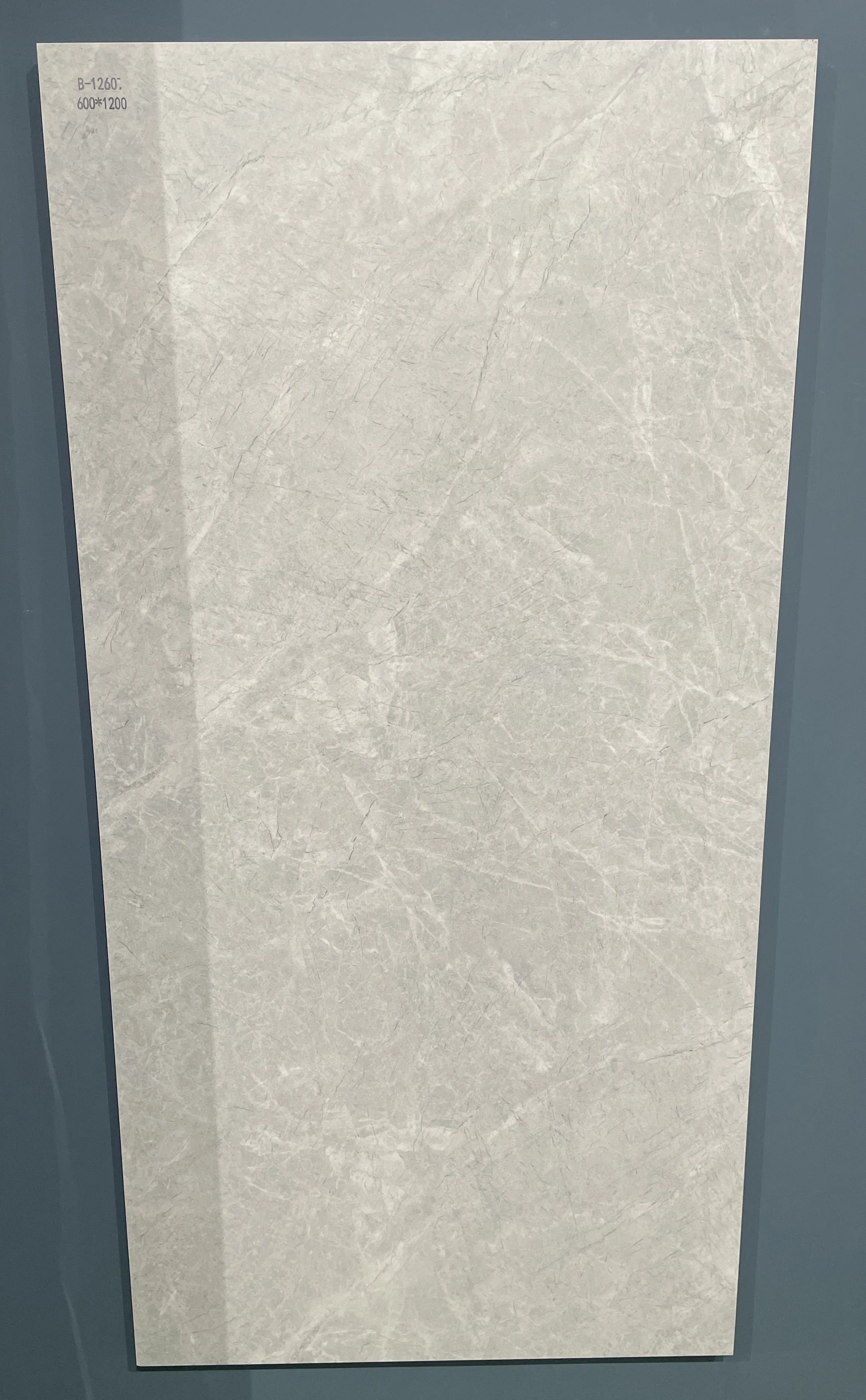 Популярная кремово-цветная матовая керамическая напольная плитка Кувейта 600x1200 мм