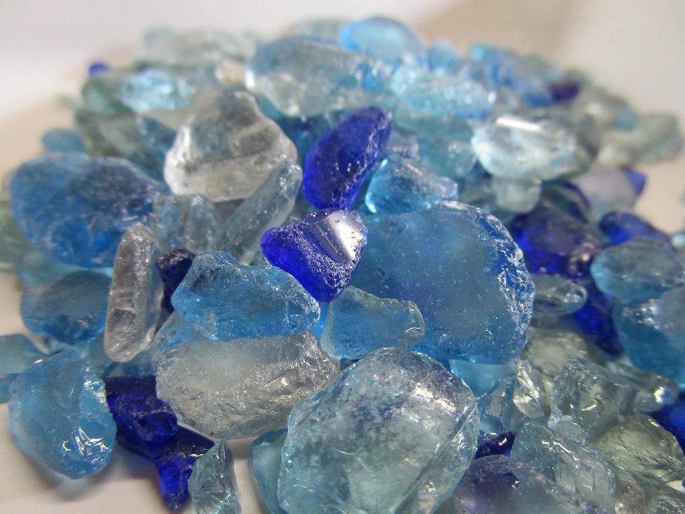 Recycled Glass Made Crystal Small Colored Garden Rocks Outdoor glass cullet