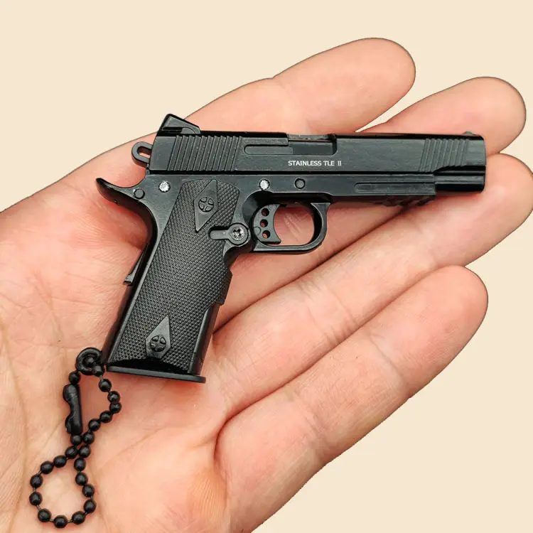 Mini Gun Keychain Toy Gun 1911 Zinc Alloy Metal Keychain Gun Keyring High Quality 1:3 Pistol Model Decoration Gift