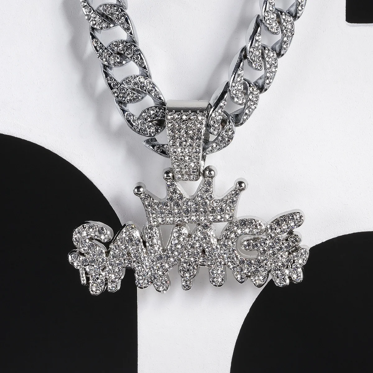 Manufacturer hip hop fashion zinc alloy pendant necklace rhinestone luxury trendy necklace jewelry