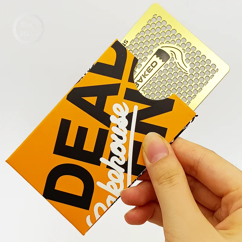 2022 Hot smoking accessories Custom logo credit card size herb pocket portable metal tobacco crusher business card with sleeve