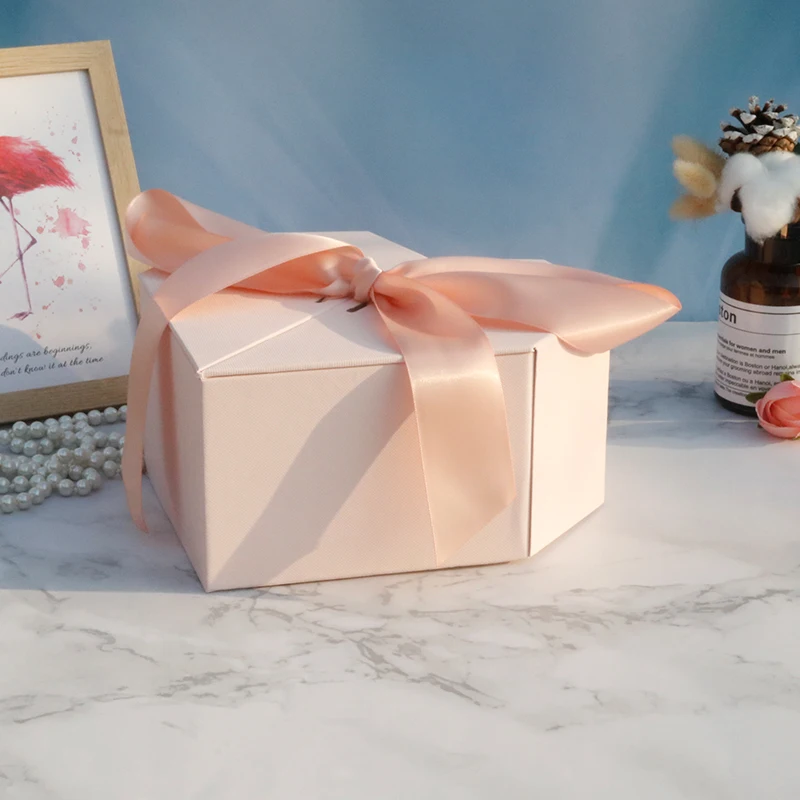 Wholesale Heart Shaped Cardboard Octagon Paper Gift Box Luxury Lovely Red Gift Box Packaging With Ribbon