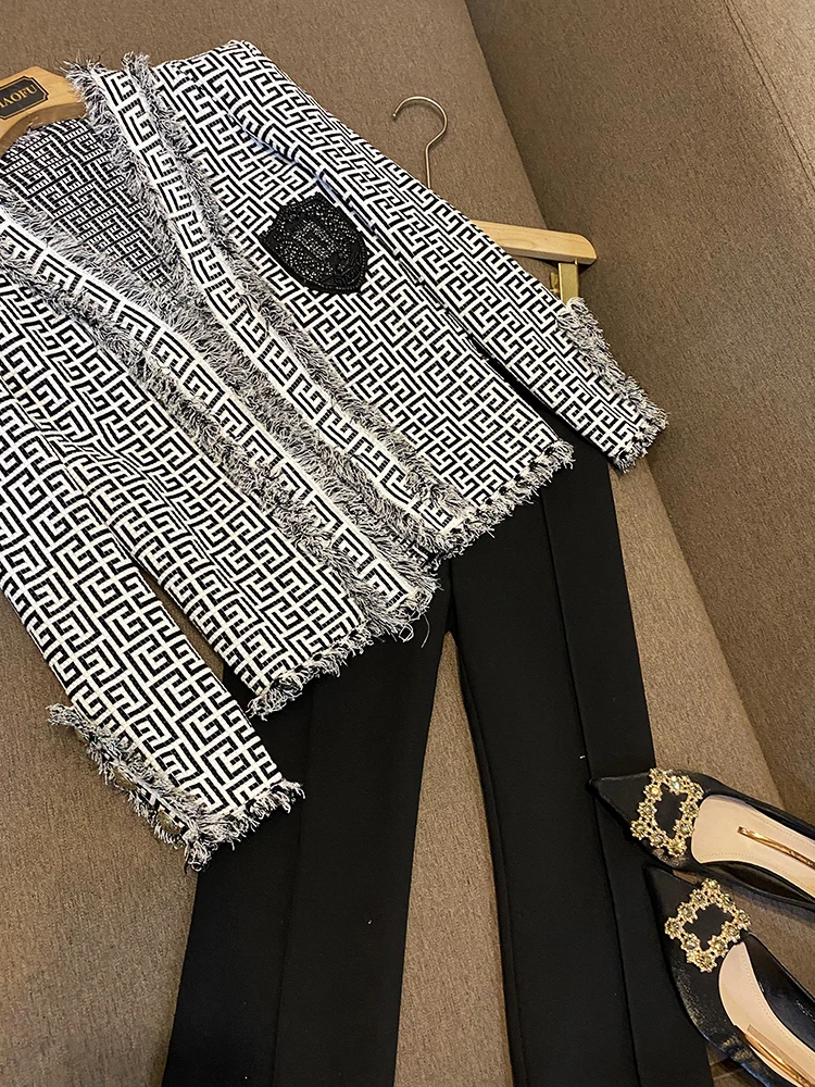 Hot Sale Tassels Edge Retro Black White Coat Long Sleeve Geometric Pattern Knit Cardigan Women Short Jacket