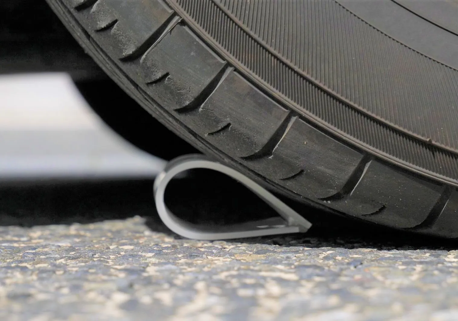 Tough as rubber liquids type flexible polyurea resin casting application for outdoor products / MU-697