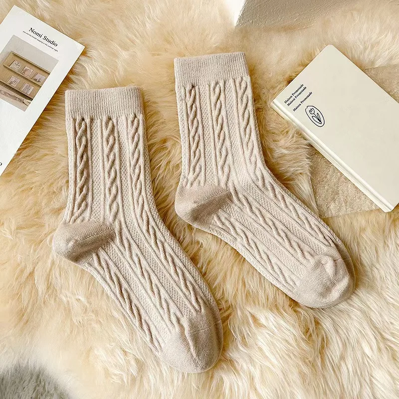 High Quality Custom Winter Korean Cotton Colorful Pattern Thick Knitted Tube Crew Women Socks
