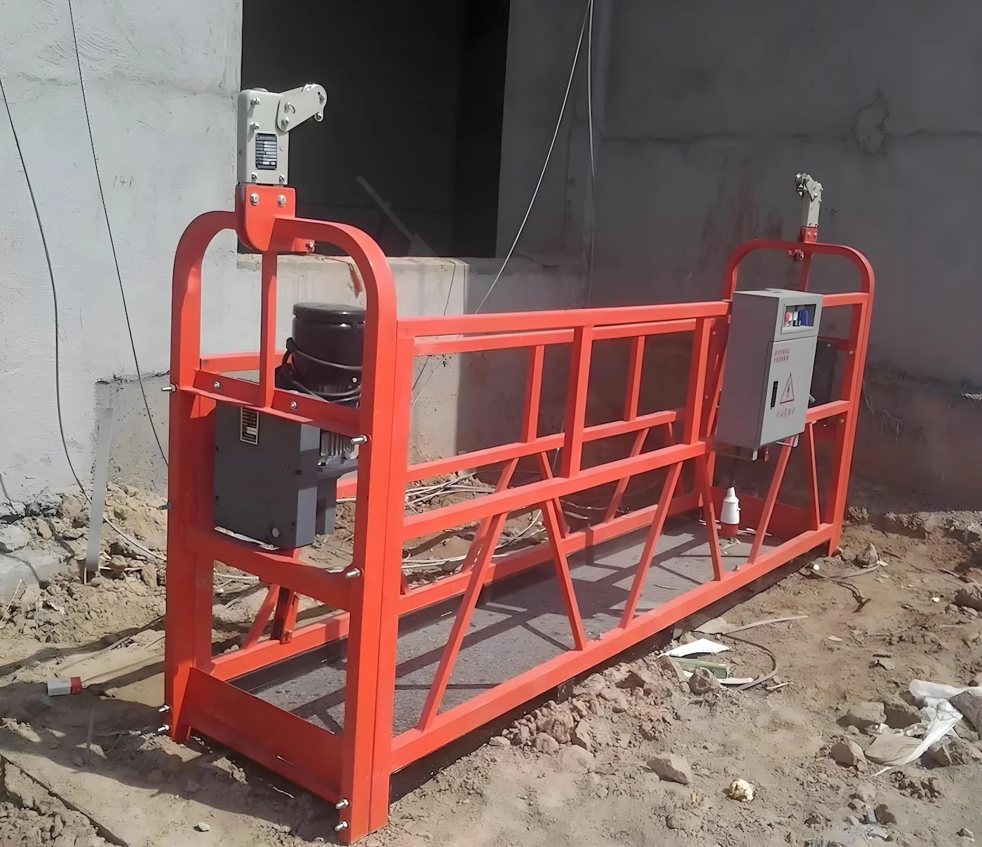 Construction Lifters Suspended Platform for Better Accessibility in Building Sites