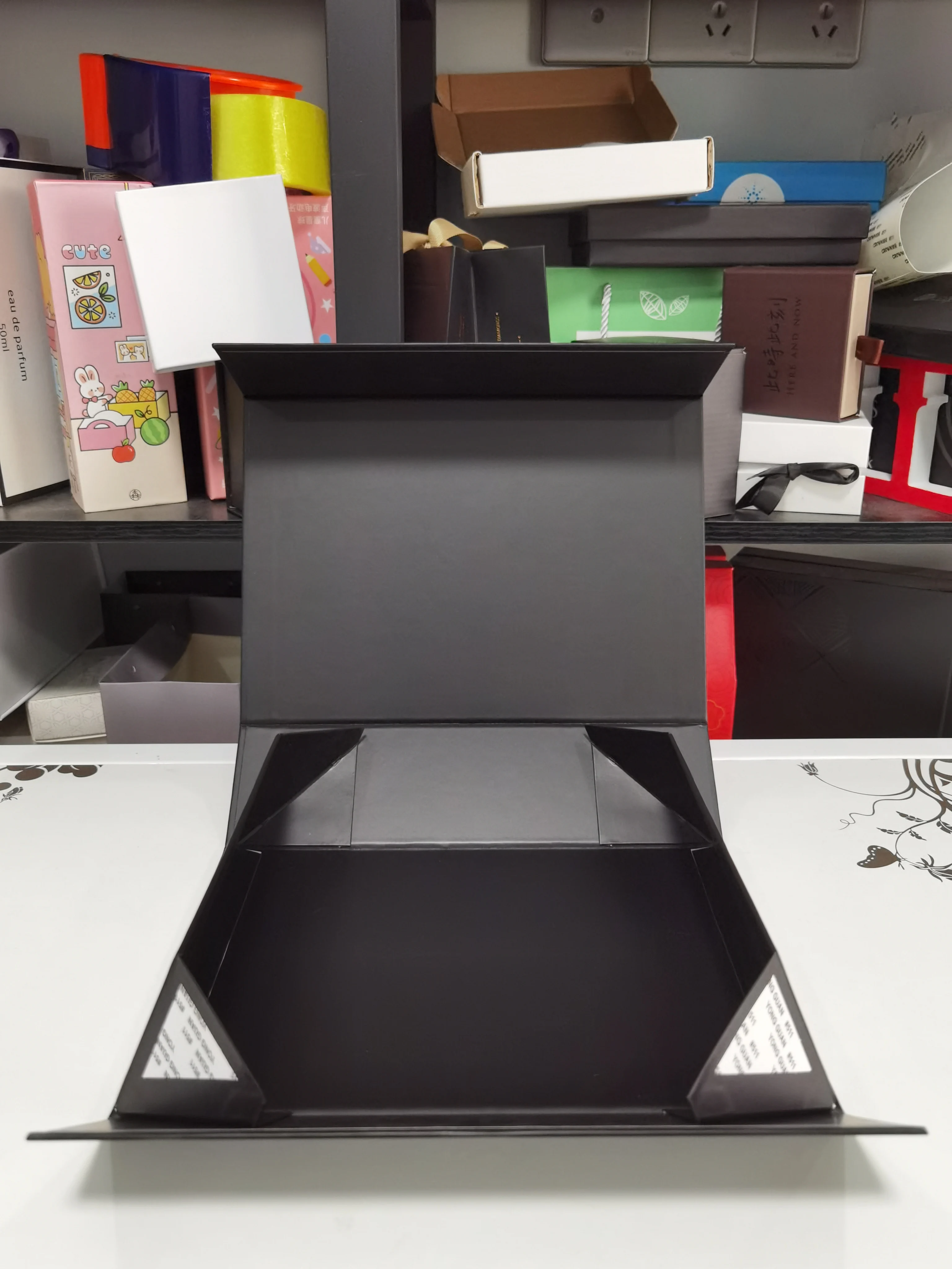 Custom luxury black with foldable magnetic box flip closure rigid gift cardboard shoe packaging box