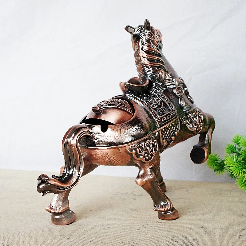 Manufacturer Direct Sale Wholesale Top Sell  Animal Horse Ashtray Custom Made Metal Ashtray with Lid