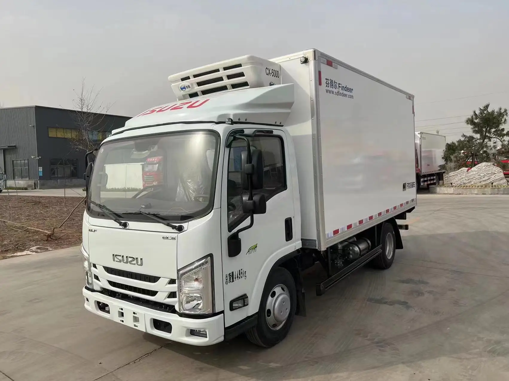 ISUZU  ELF 10 Ton Diesel Refrigerated Van Truck 5 Ton Freezer Colling truck for Meat and Fish Transport