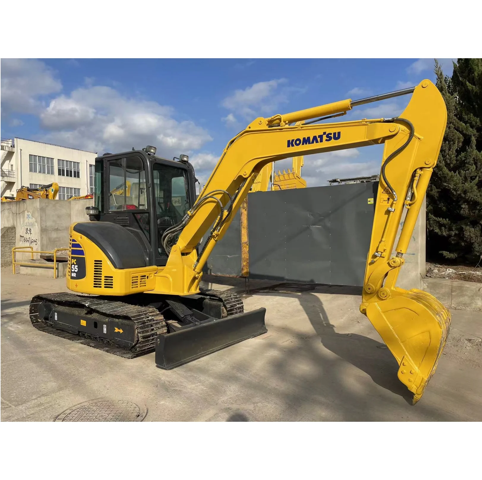 Подержанный мини-гусеничный экскаватор Komatsu PC55 японский оригинальный мини-экскаватор 5ton 55 для продажи