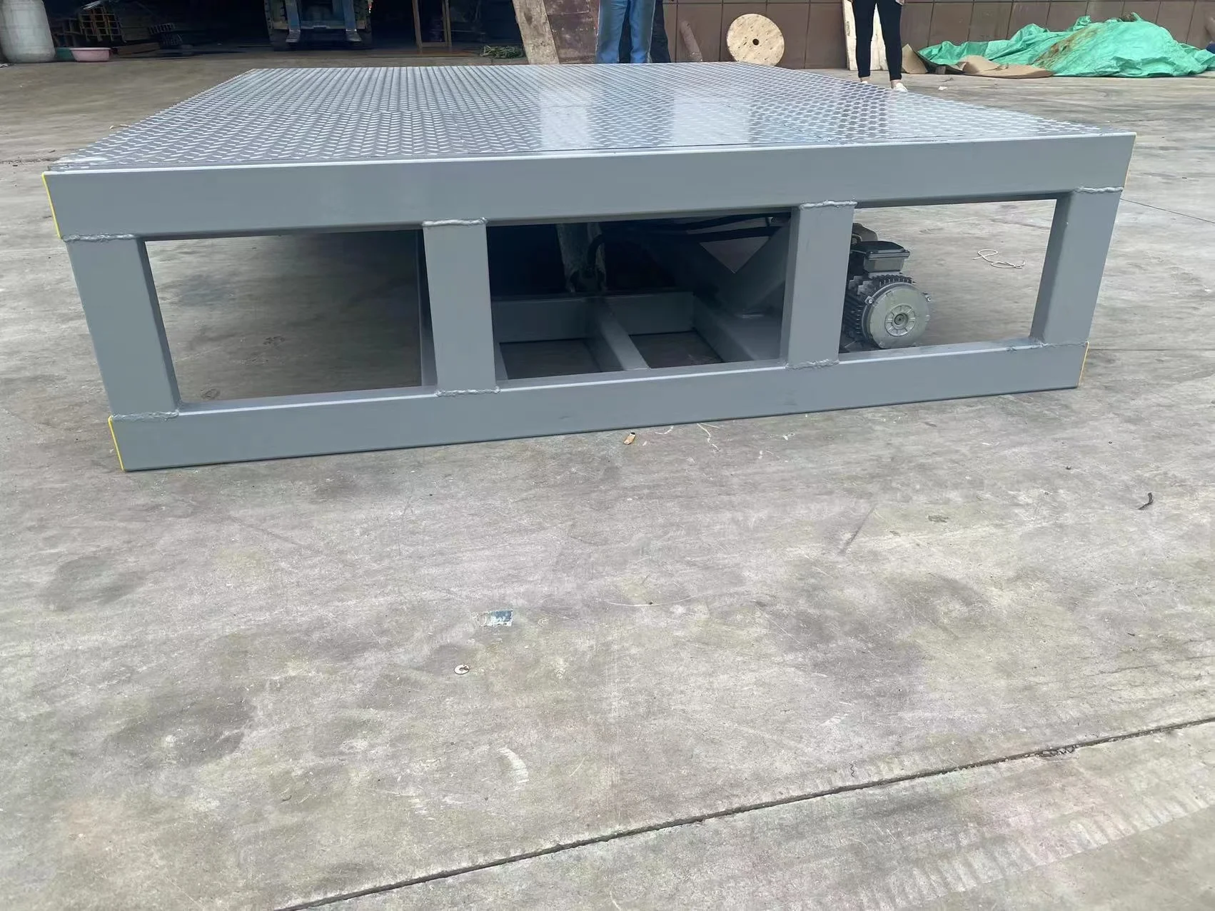 6T 8T 10T 12T manual electric ramp cargo loading forklift truck fixed boarding bridge hydraulic cylinder dock leveler