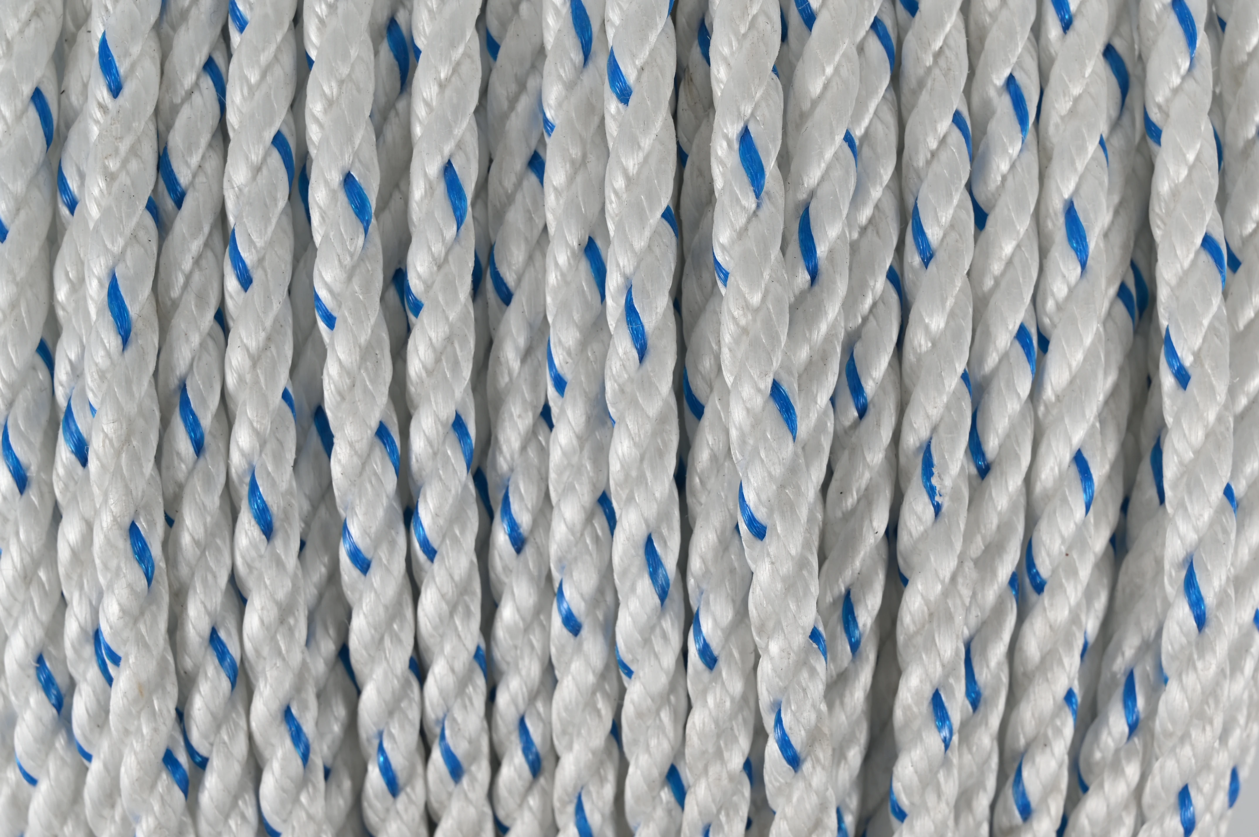 Дешевая Плетеная витая полиэфирная нейлоновая веревка с высокой прочностью