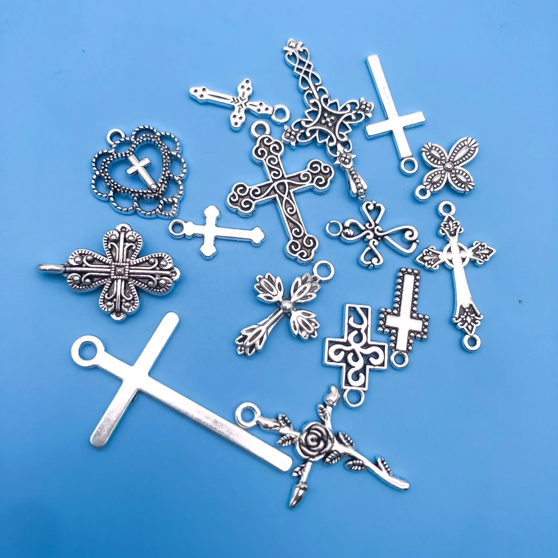 Zinc Alloy Tibetan Bronze Silver Color Pendants Antique Jewelry Making DIY Handmade Craft Small Cross Charms For Jewelry Making