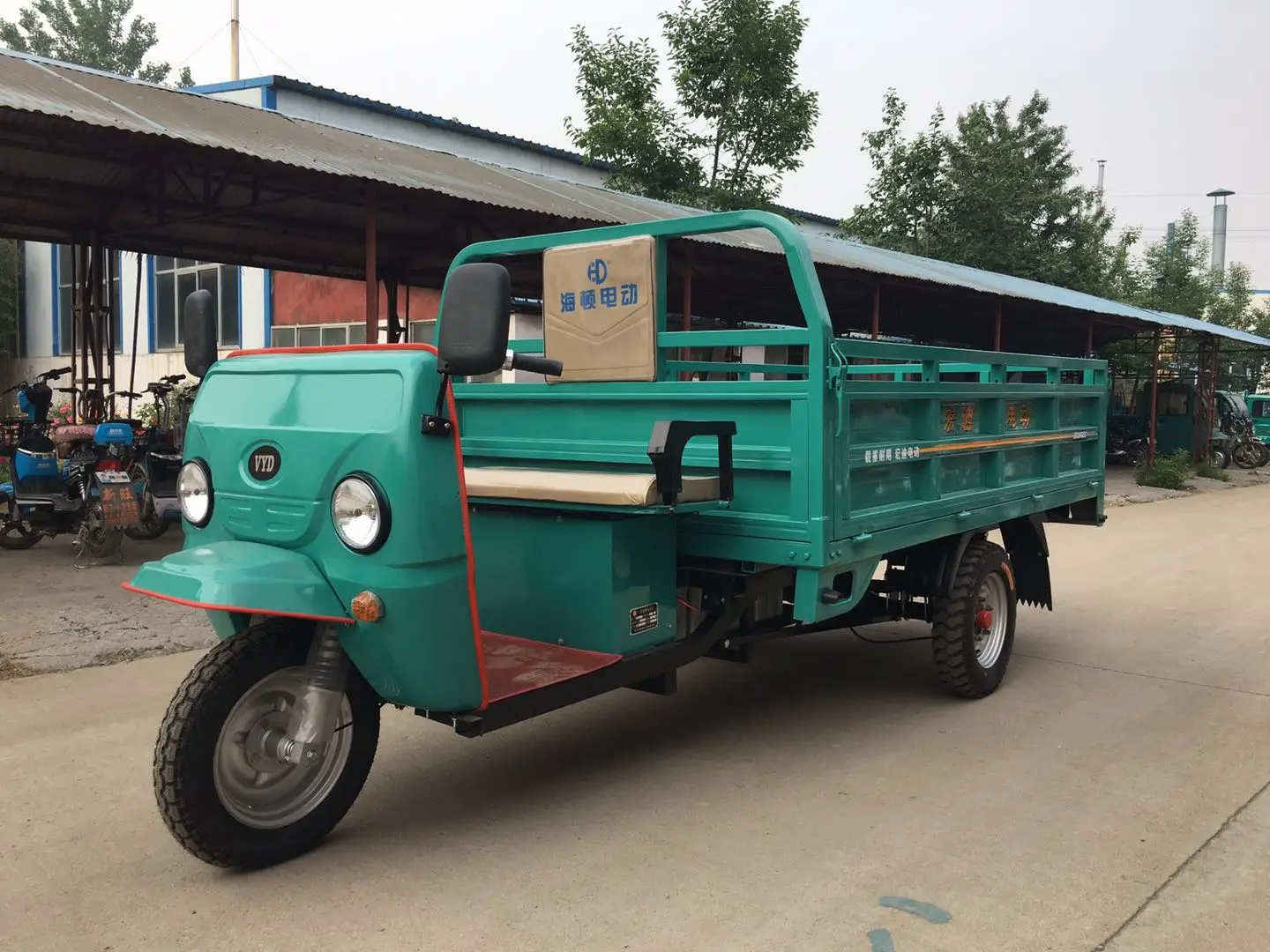 HONGDI Brand Heavy Duty Large Cargo Box 2 Ton Load Capacity 3 Wheel Freight Cargo Tricycle For Agriculture