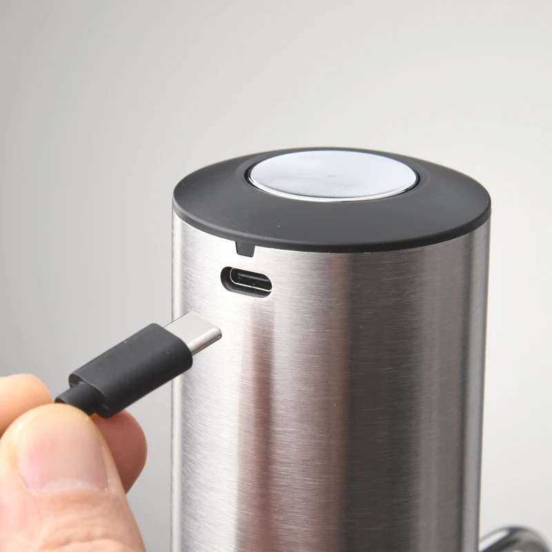 Fast Delivery Portable USB Charging Smart Electric Wine Aerator and Dispenser with Base