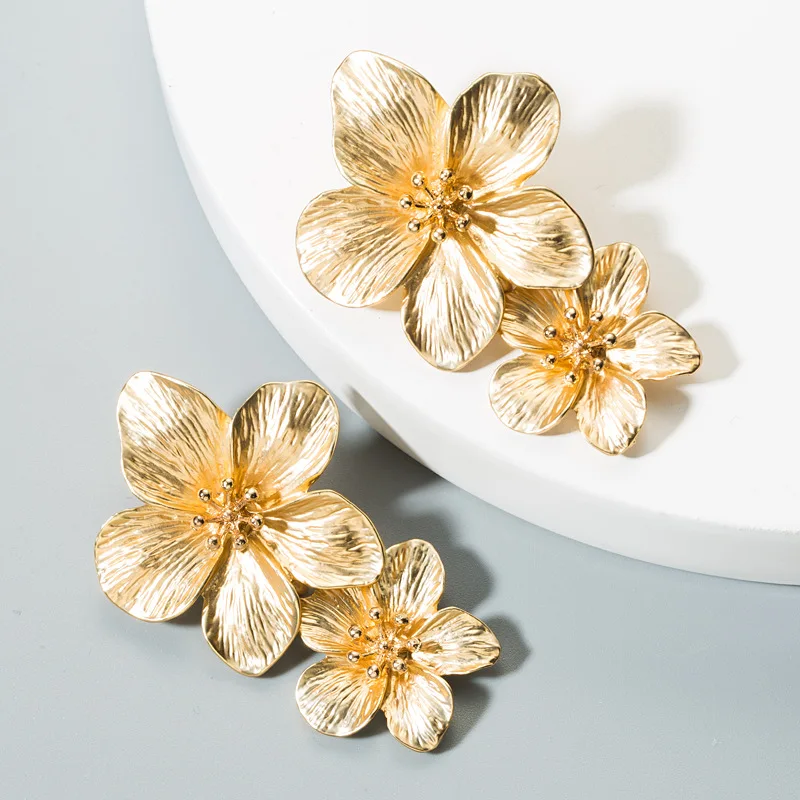 ce0523 Hawaiian Jewelry Wholesale Fashion Abalone Gold Metal Flower OEM Earrings Summer Jewelry