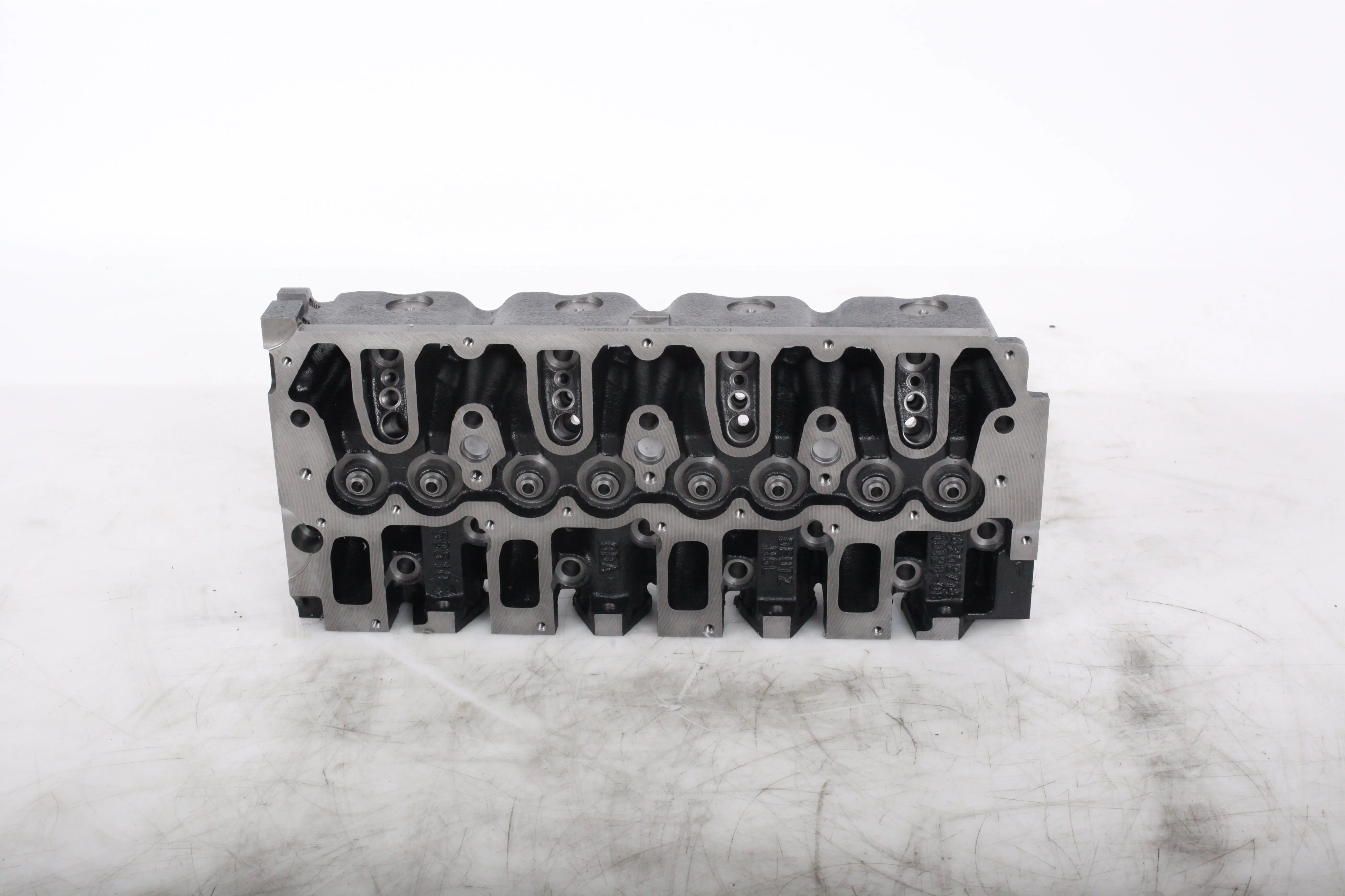 Diesel Engine Cylinder Head for Excavator Machinery D4D D4E D6D D7D for Volvo 120B 140B Diesel Engine spare prast