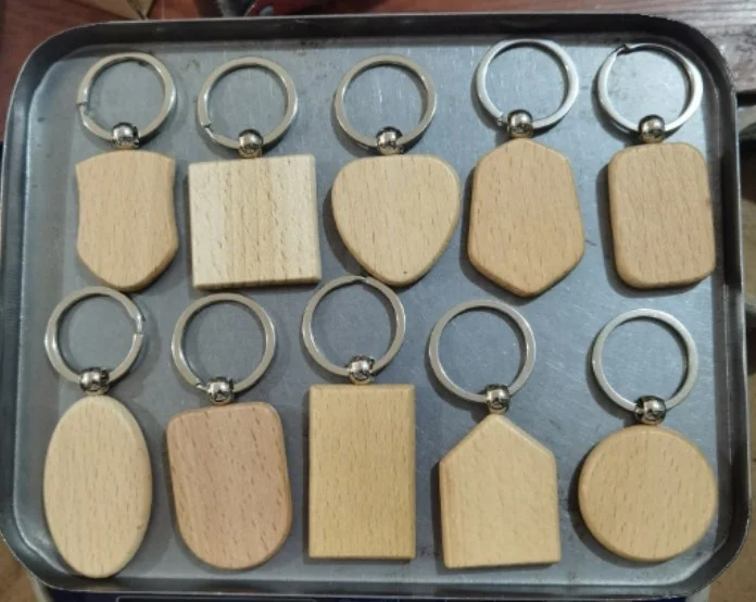 wholesale custom beech wood keychain laser engraving wooden key chain pure wood keychain
