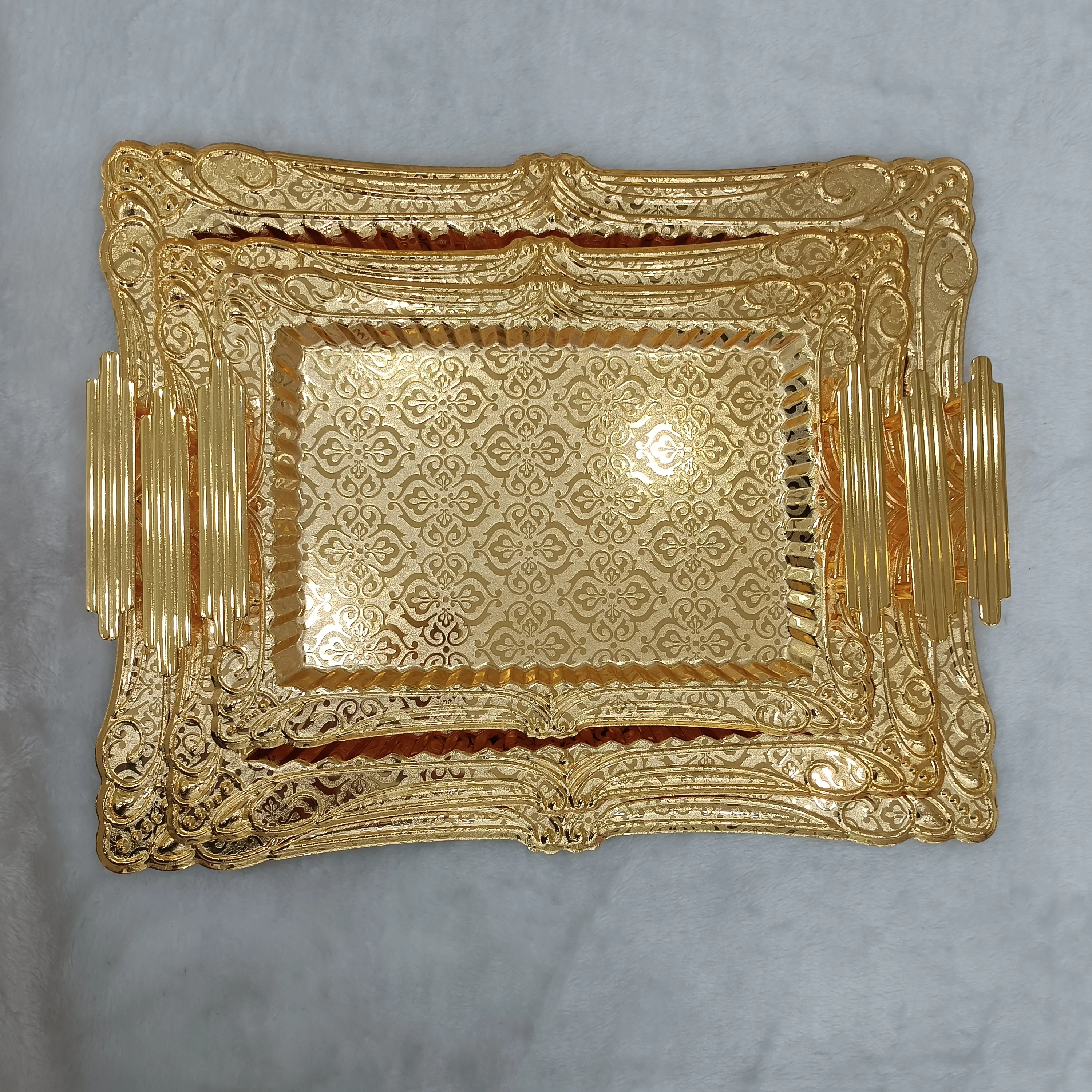 Wholesale New Trendy  Moroccan Handcrafted Copper Tea Tray Engraved Metal luxury Arabic Table Serving Tray With Handles