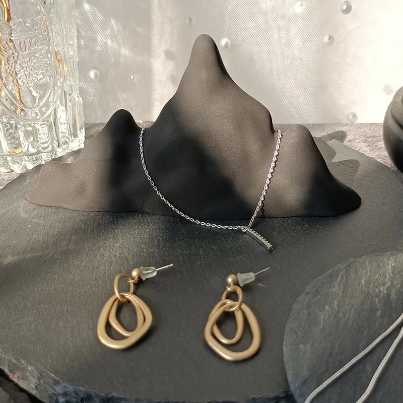 New styles Gypsum Jewelry Exhibition Shelf  Jewelry Posing Shoot Props Vintage Jewelry Display Board