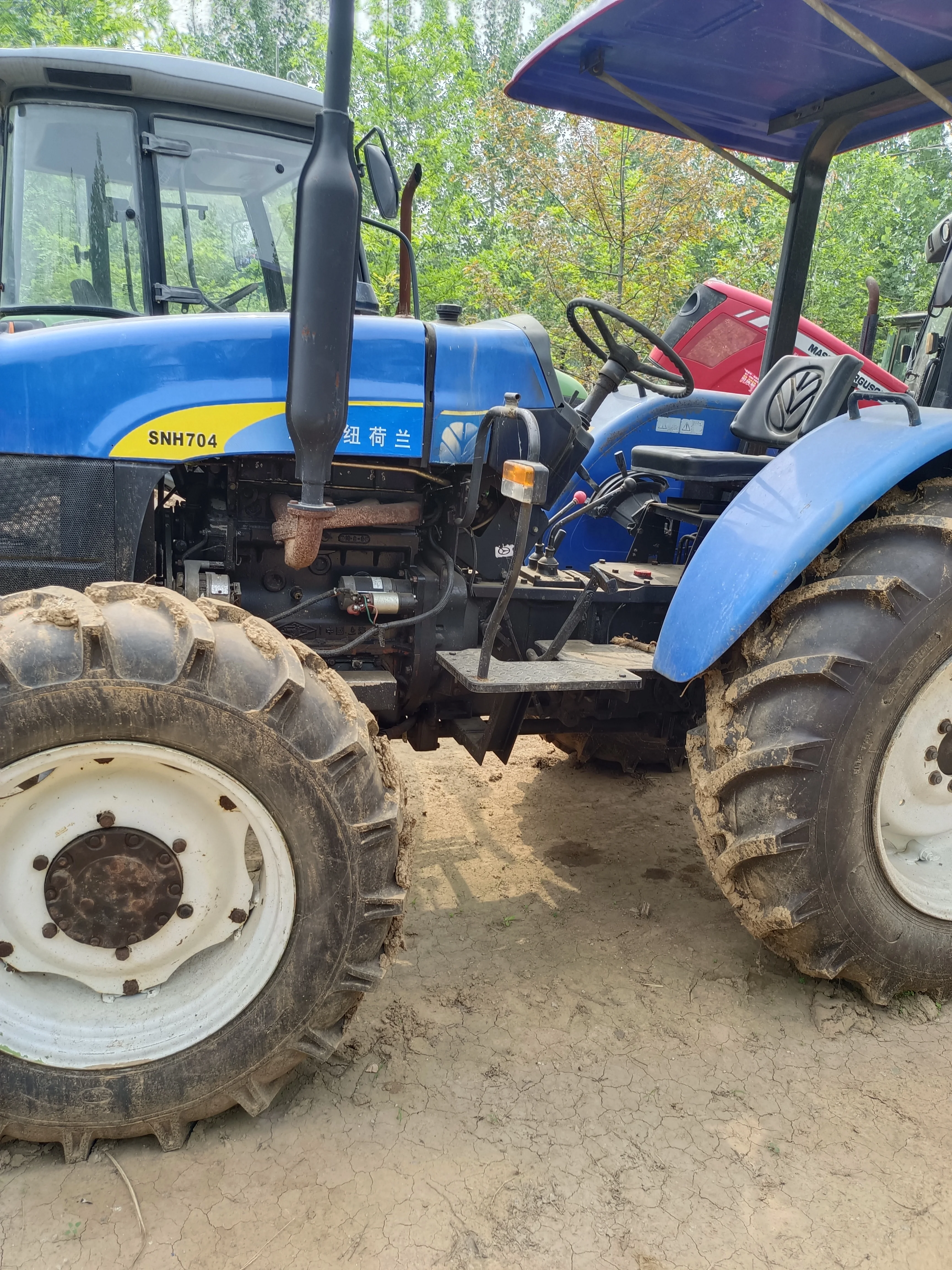 Used low tractors price  90hp 4wd  YTO agriculture farm tractor with good condition