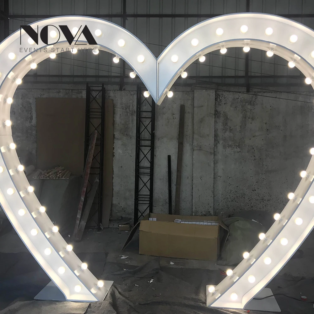 2019 iron heart garden arch/ wedding party Gate with flower stand