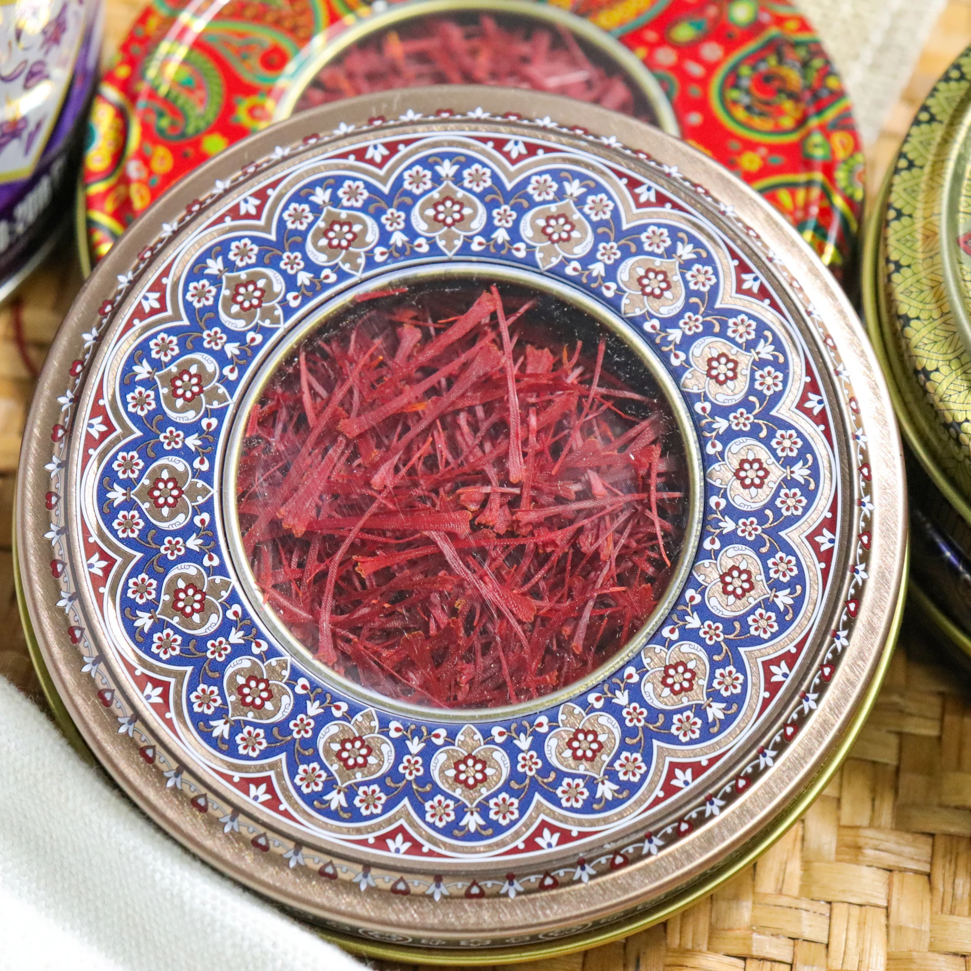 Wholesale Pure saffron price golden saffron negin Bulk saffron bulbs