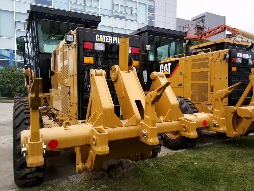 Оригинальный американский грейдер CAT140K почти новый для продажи по разумной
