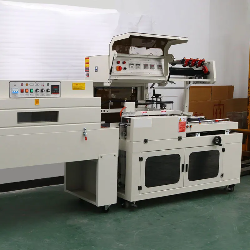 Automatic plastic sealing machine