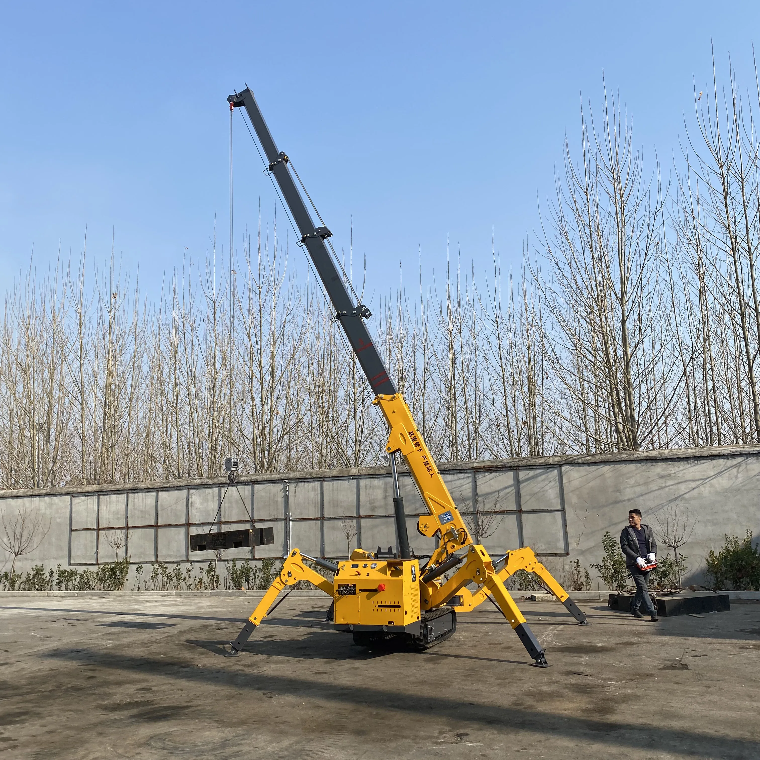 Factory price portable 3T spider crane foldable lifting hydraulic crawler mobile mini crane