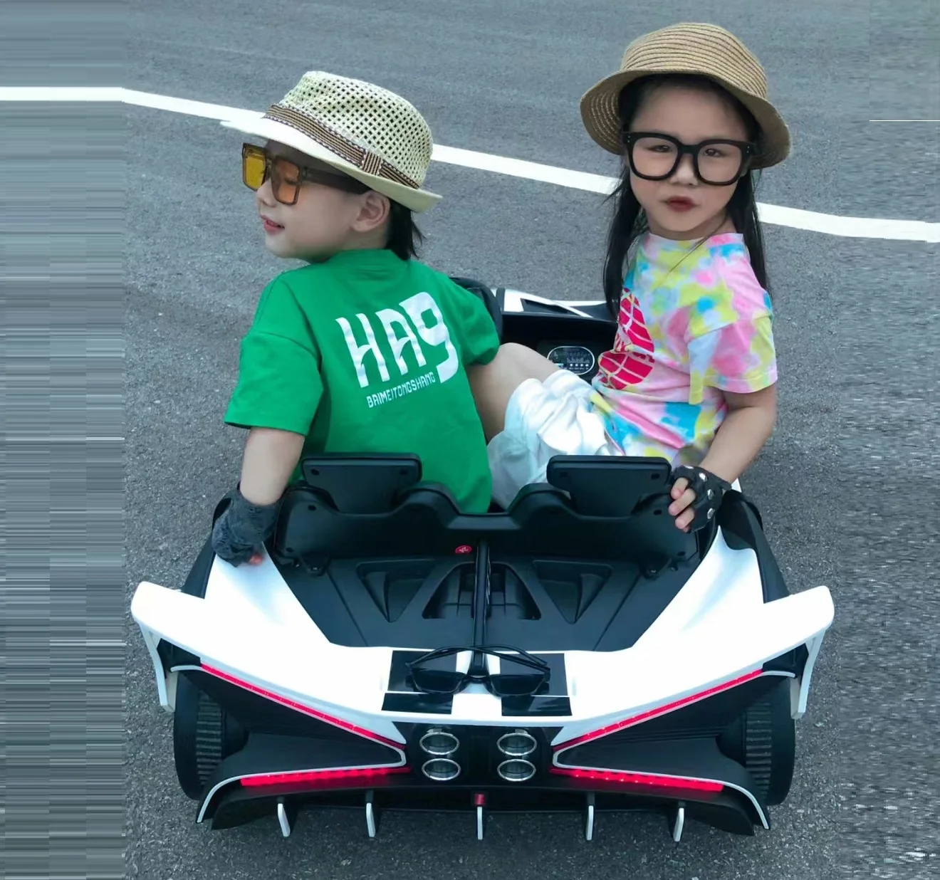 Double-Sided Electric Ride-On Road Vehicle for Boys Plastic Baby Toy Car with Remote Control