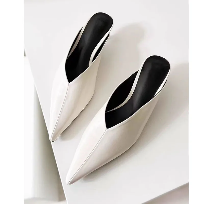 Fashion Custom Summer Black Kitten Heels Slipper Women Slip on Shoes Pointed Toe Black Patent Leather Mules for Women