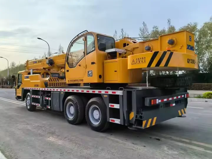 Good Performance QY25K5D 25Ton Truck Crane 6 Wheels Mobile Lifting Construction Equipment with Spare Parts