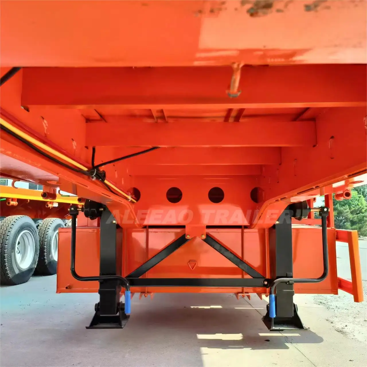 ALEEAO Liangshan Flatbed Truck Semi Trailer 40ft  4 Axles 80 Ton 40 ft For Sale With Twist lock container flatbed transport