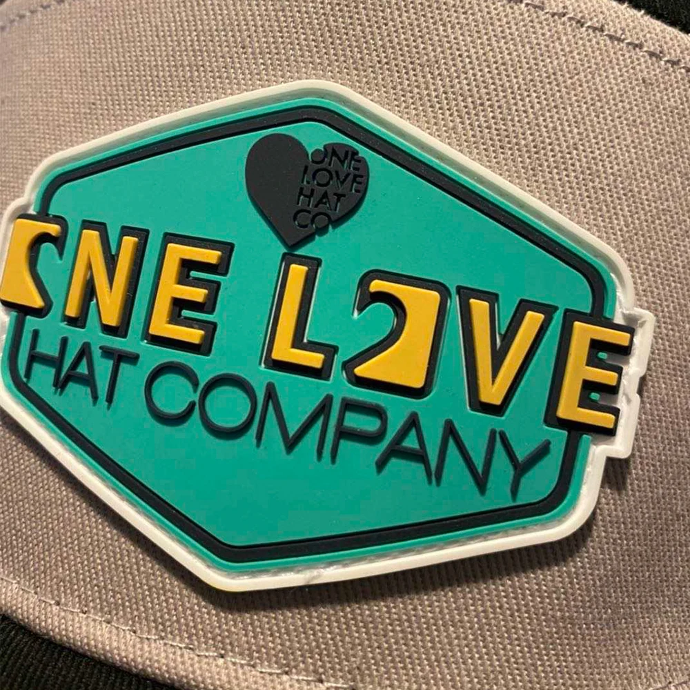 Быстрая доставка, 3D ПВХ/силиконовая этикетка на заказ, тисненый логотип, ПВХ резиновая нашивка для одежды/сумки