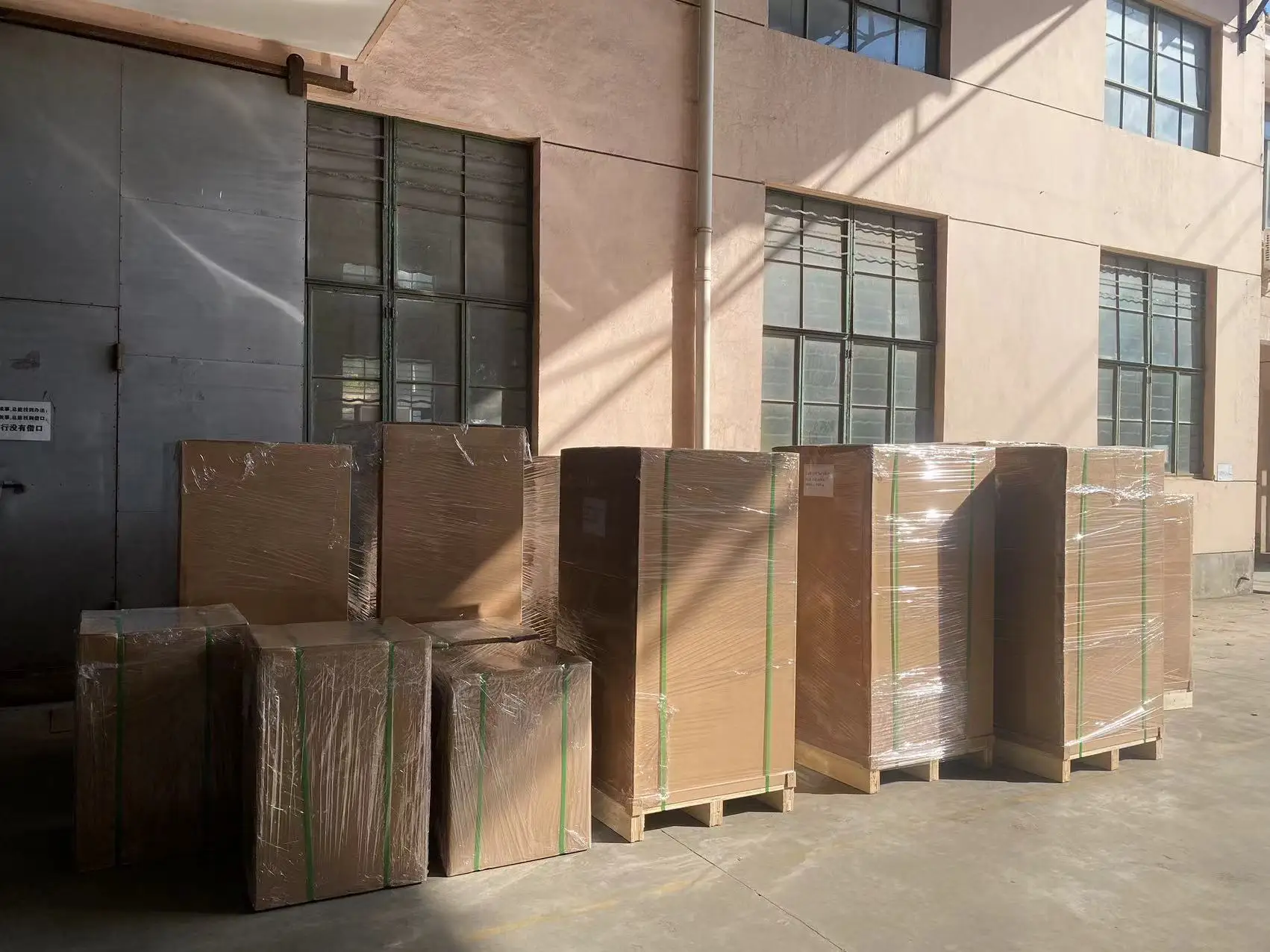 Industrial 220V Single-Phase Vacuum Cleaner with 3 Motors 80L Wet and Dry Capacity