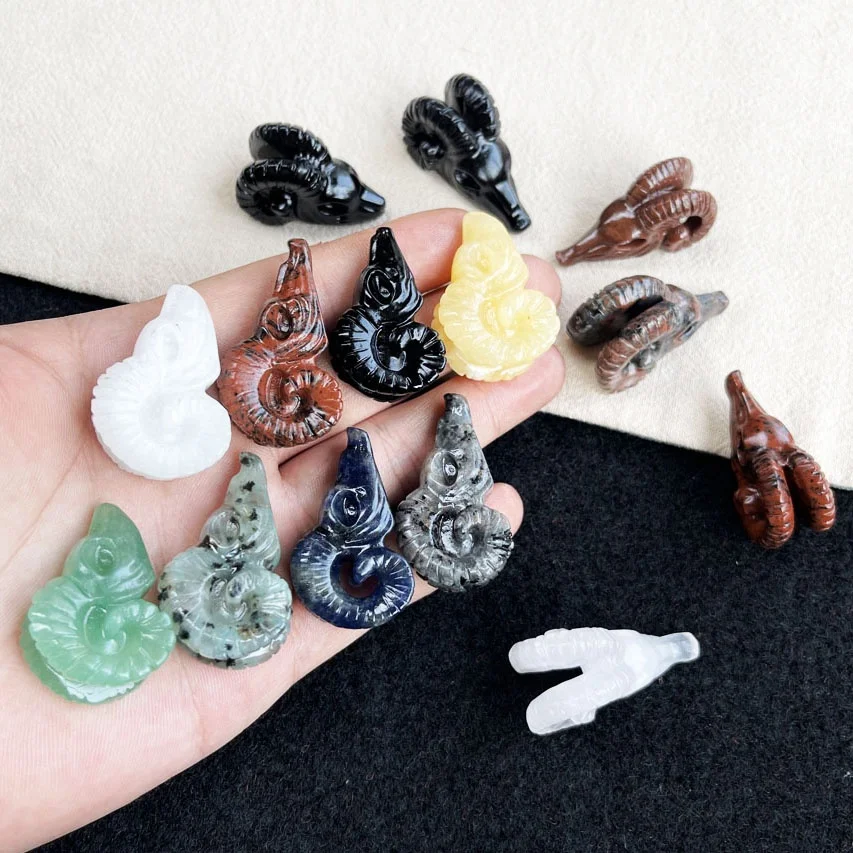 Customized Semi-precious Stone Crafts Unique Shape Quartz Skulls 3CM Crystal Sheep Horn Skulls