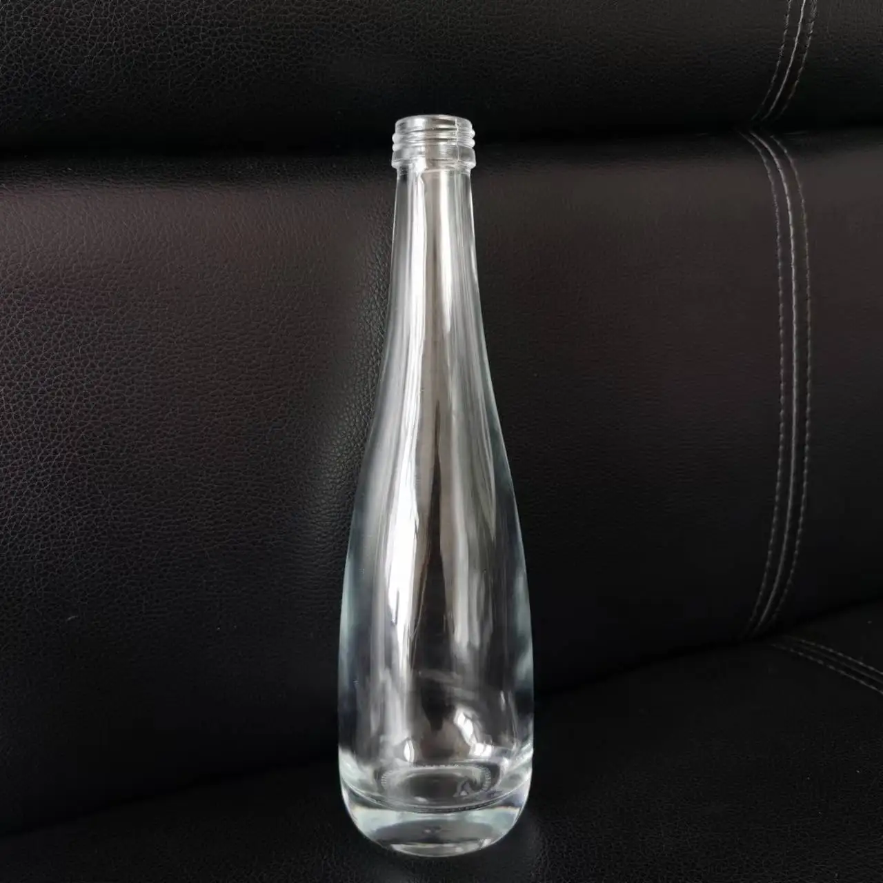 Best-selling 330ml 500ml 750ml Glass Mineral water bottle Soda Beverage Drinking mineral water glass bottle glass water bottle