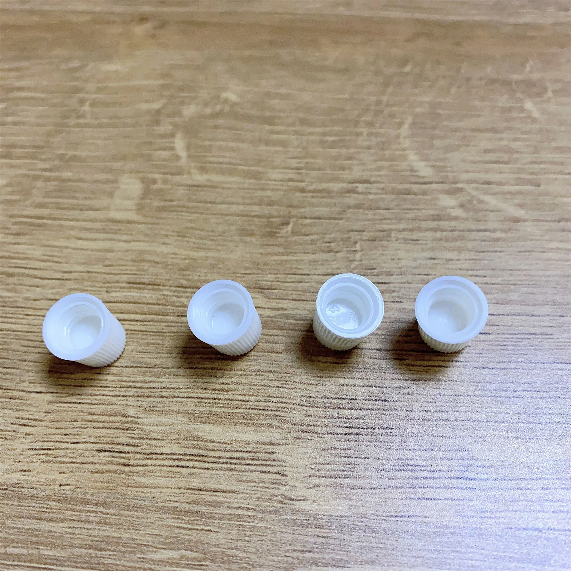 PP plastic bottle flip top cap for cosmetic cream skin care plastic tube flip top bottle cap
