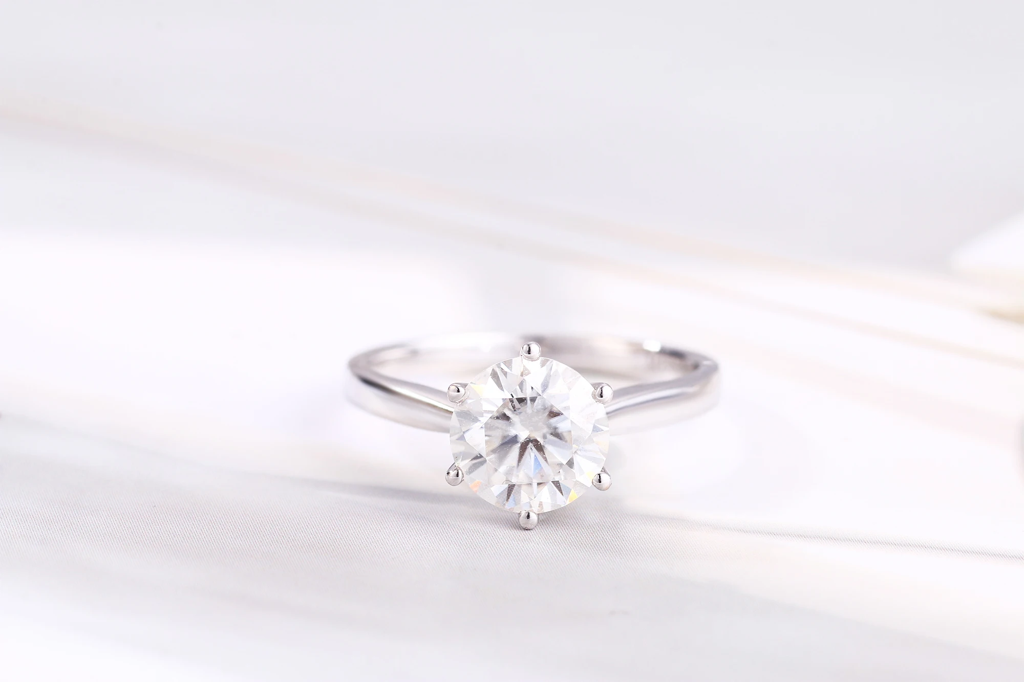 Megan Wholesale classic six prongs ring 14K 18K Gold Moisssanite Diamond Ring christmas gift love gift anniversary for lover