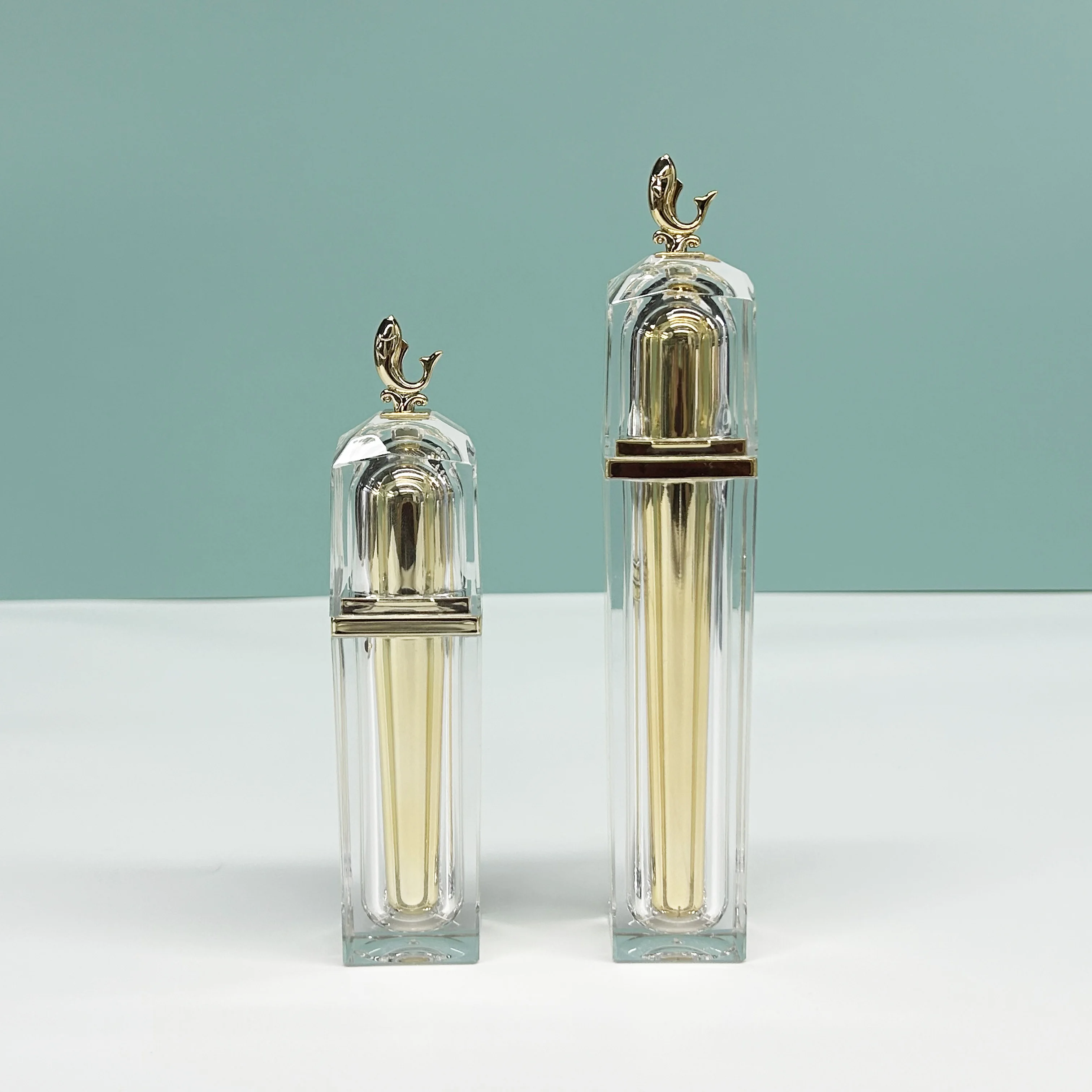 Luxury 30ml 50ml Acrylic Cosmetic Dolphin Lotion Essence Bottle